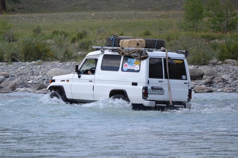 http://www.land-cruiser.ru/uploads/monthly_10_2013/post-8870-0-45437000-1383159570.jpg