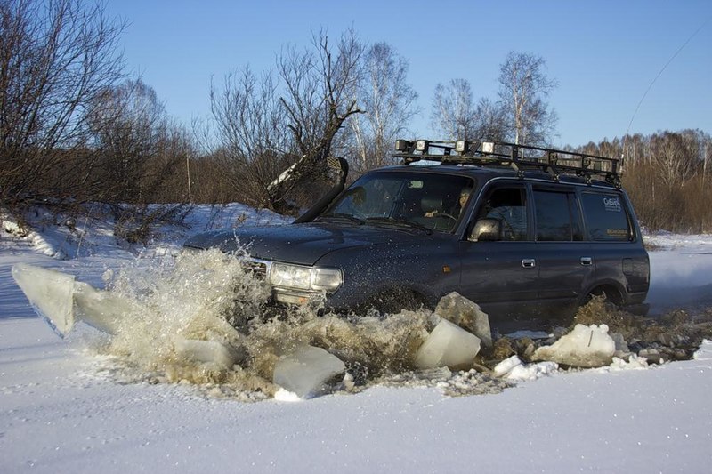 http://www.land-cruiser.ru/uploads/monthly_12_2011/post-13369-0-18734700-1324911281.jpg