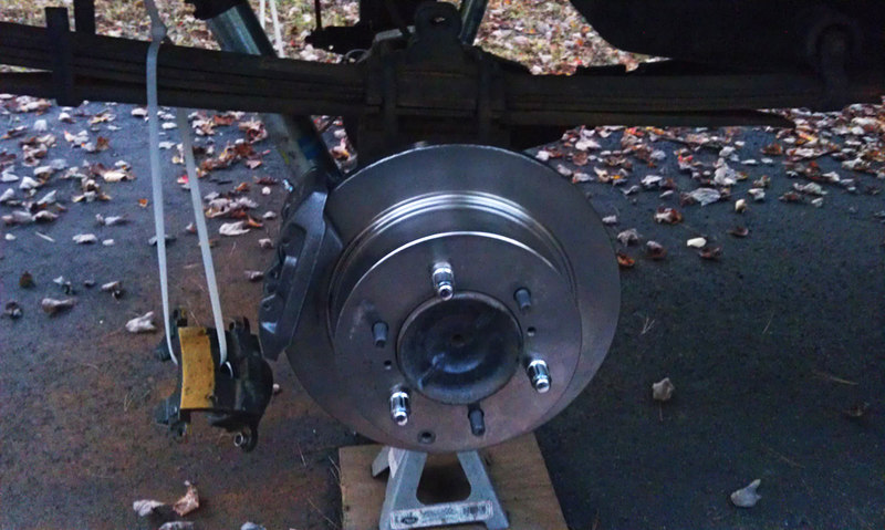 montero_rear_brakes_03.jpg