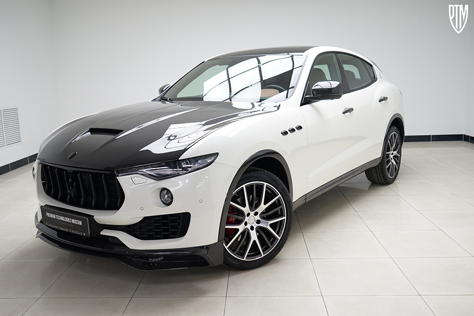 Maserati Levante белая