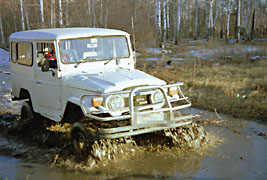 Toyota Land Cruiser HZJ 73