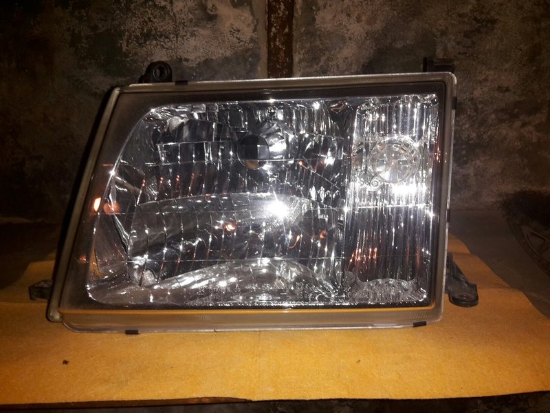 Лампочки тлк 100. Tlc 100 ксенон. Фары тлк 100 koito. Лампочки тлк 100. Koito 60-95 фара тлк прадо 120.