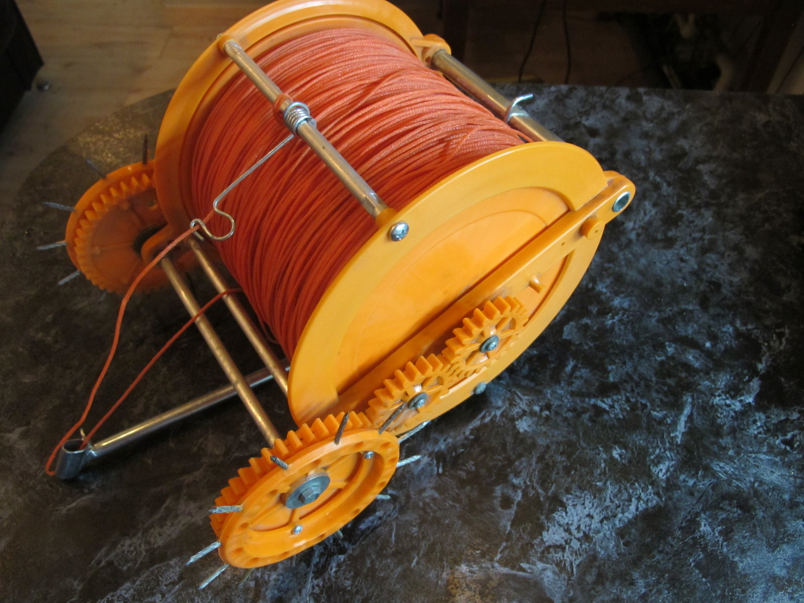 Сеть под лед. Сеть под лед. Финская лебедка для протяжки сетей. Чертёж торпеды для протяжки сетей. Схема монтажа установки сети под лед.