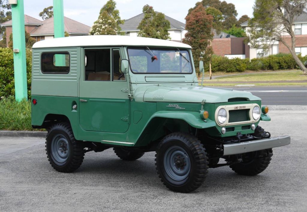 Toyota Land Cruiser FJ 20