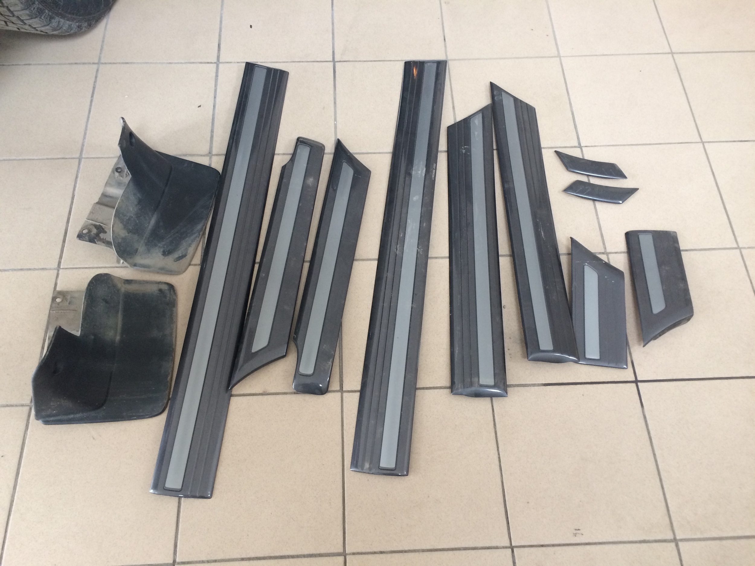 молдинг лобового стекла toyota landcruiser 100. хром молдинги на бампер tlc200 артикулы. молдинги кузова toyota land cruiser 100. молдинг ленд крузер 100. молдинг ленд крузер 100.