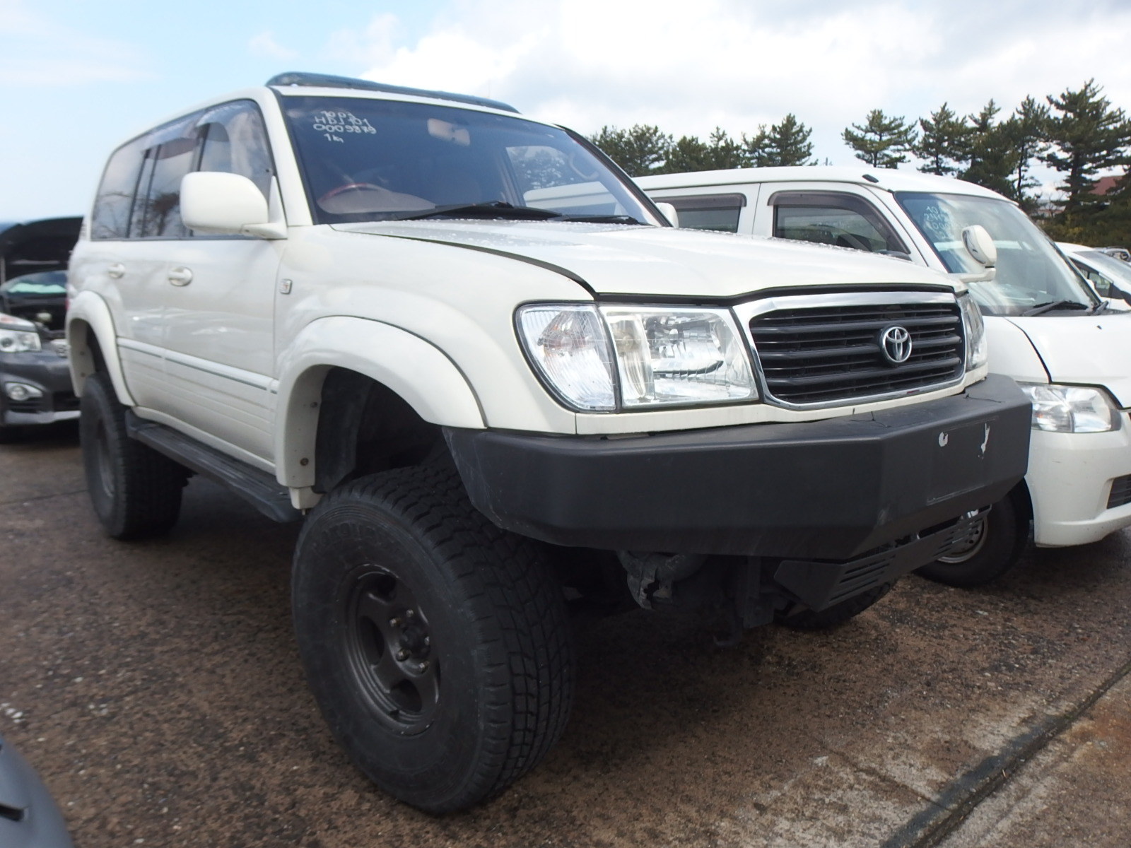 Куплю ленд крузер дизель б у. Toyota Land Cruiser 105. Ленд Крузер 105 кузов. Toyota Land Cruiser 105 35 колеса. 1999 Toyota Land Cruiser 105.