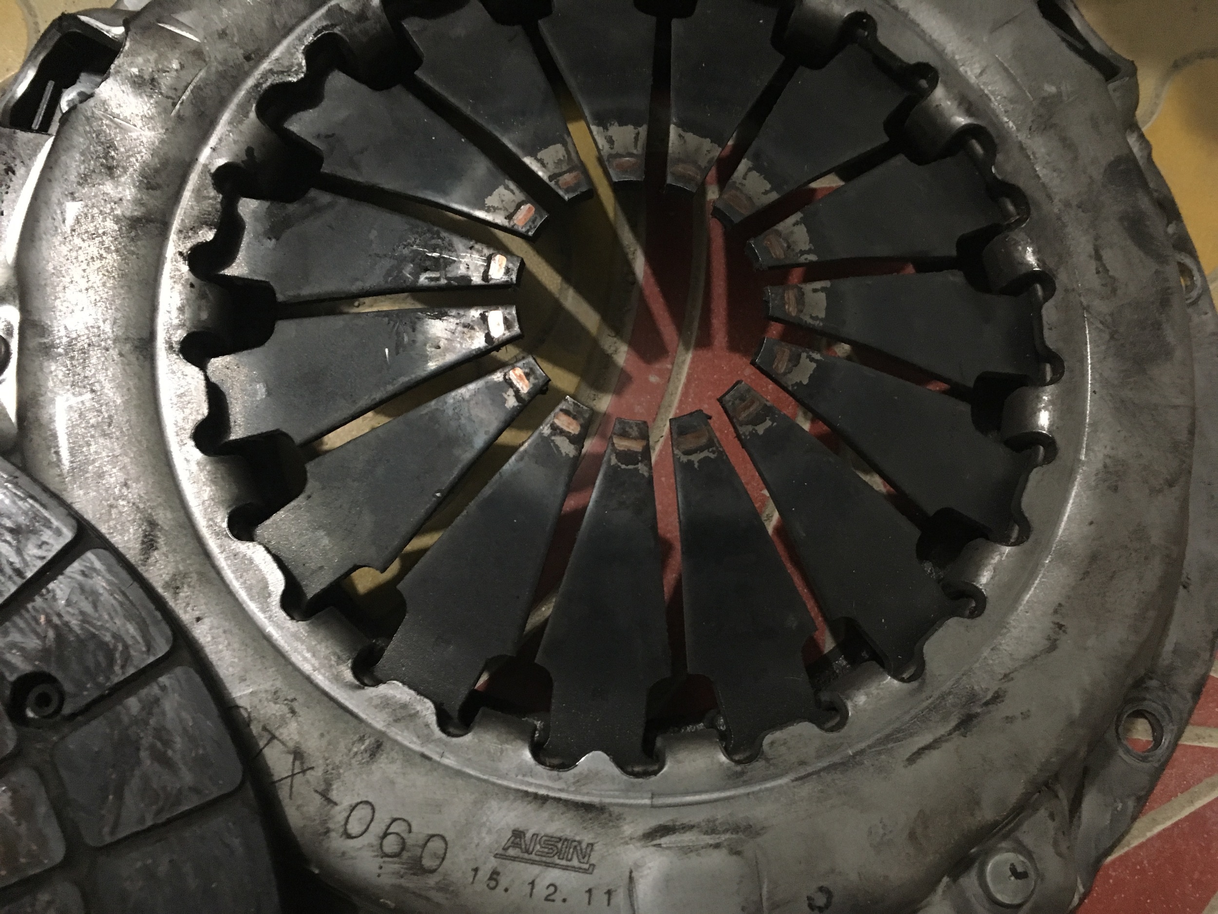 Диск сцепления с маховиком на ваз 2107. Диск сцепления на двухмассовый маховик ford 3. Маховик диск сцепления. Диск сцепление мерседес w202 1995. 3s ge фото со стороны маховика.