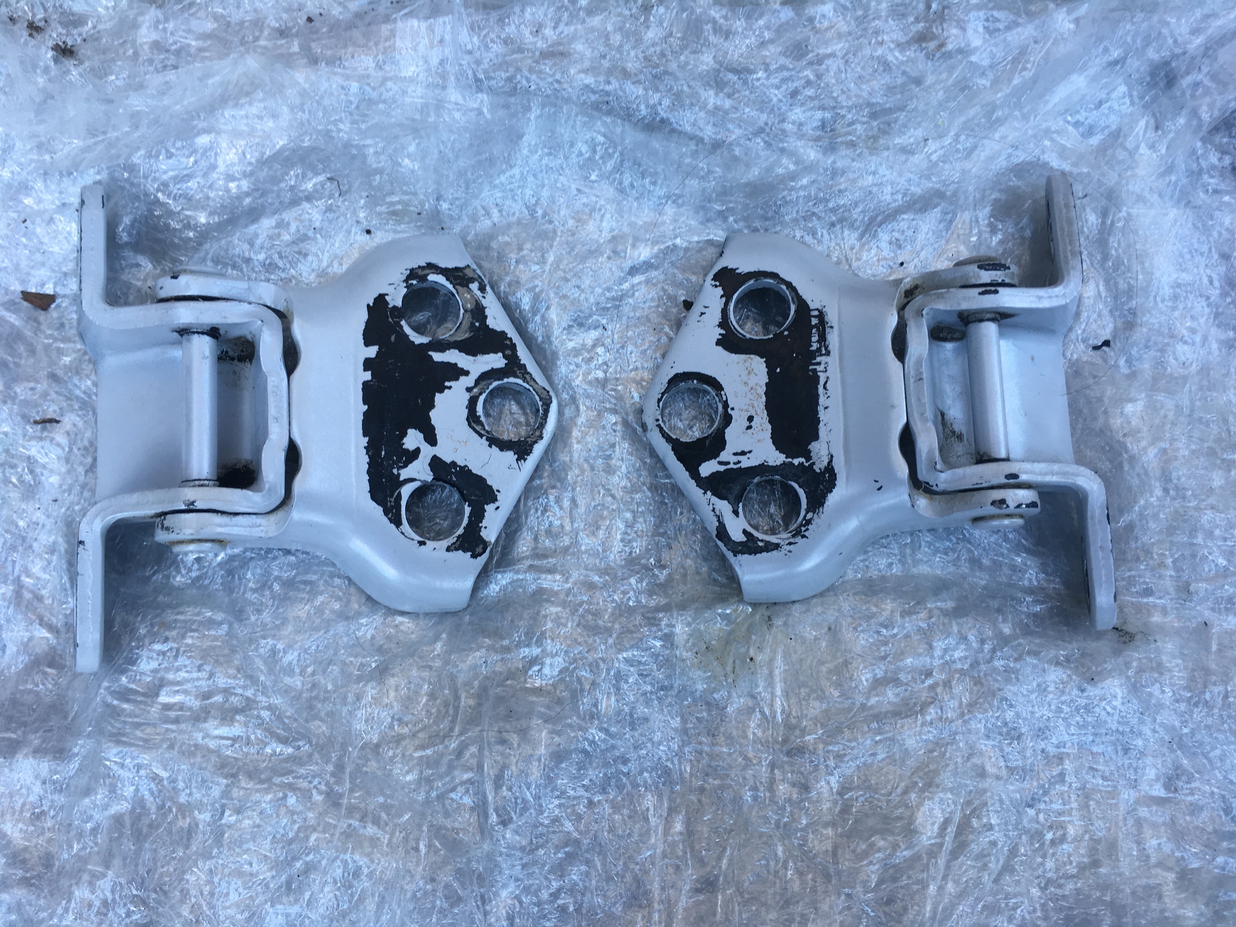 Замена петель двери прадо 120