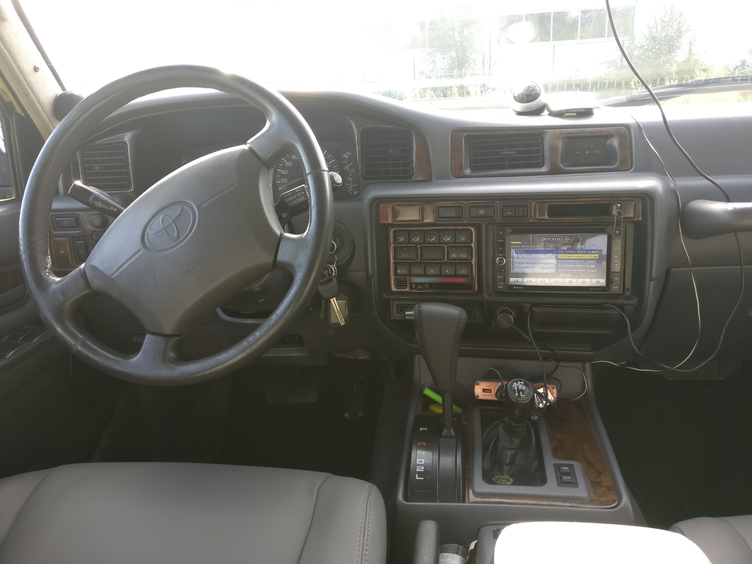 Toyota Land Cruiser 80 салон