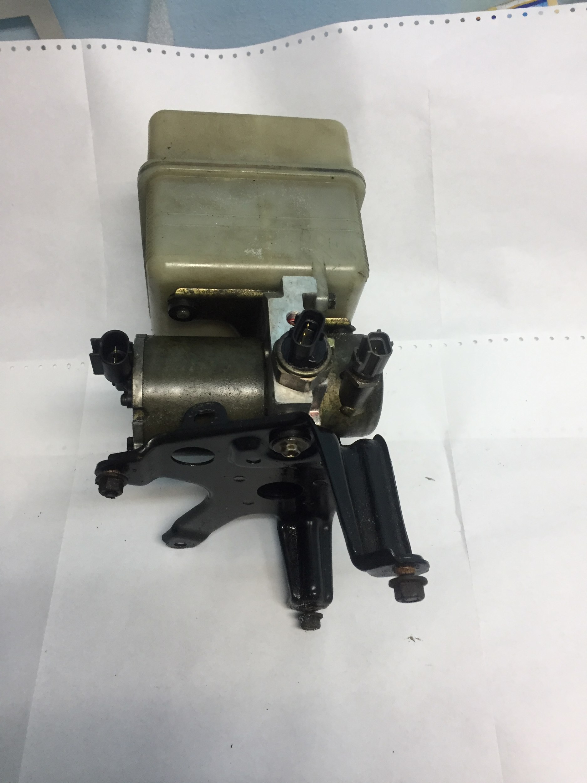 Продаю гидравлический насос Ленд Крузер 100 - Двигатель, трансмиссия ...