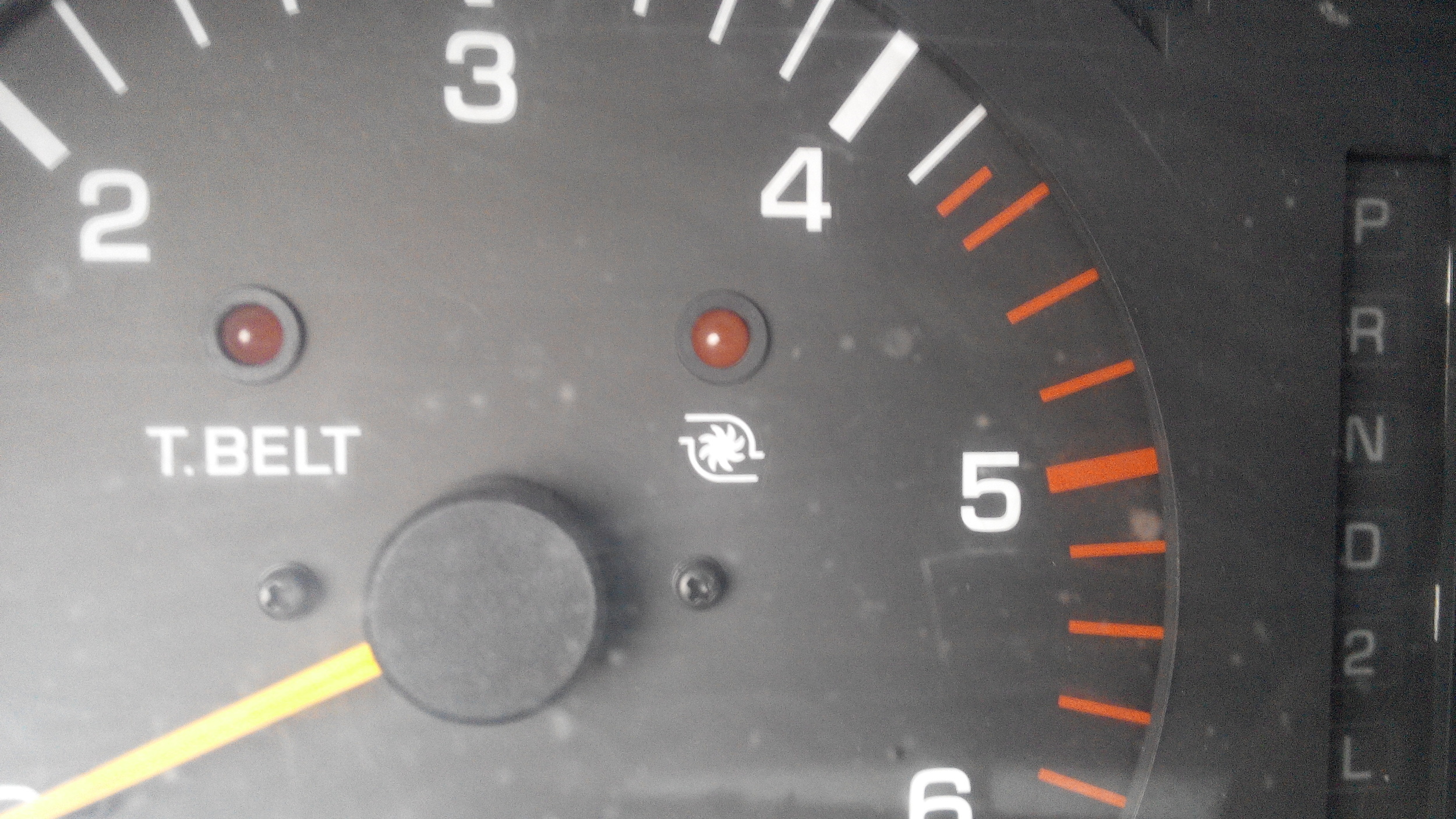 6 механика. Чек на приборке мазды 3. Фольксваген тигуан загорелась желтая лампочка. Форд эксплорер панель приборов. Ошибка опель астра j 1.