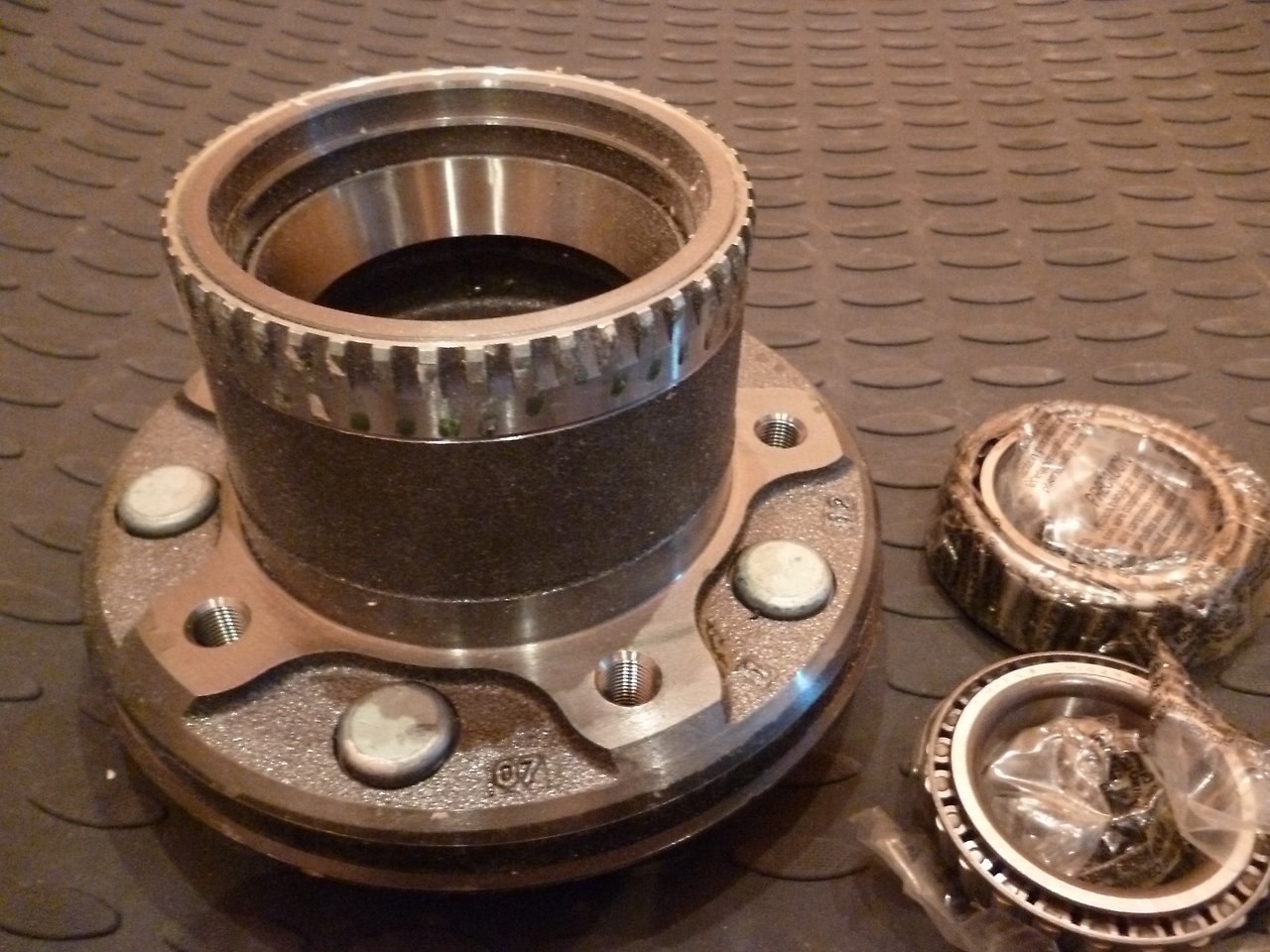 ступица передняя сурф 130. сурф 130 полуось. ступица тлк 80. ступица 43502-69045. цапфа переднего моста land cruiser 80 sat.