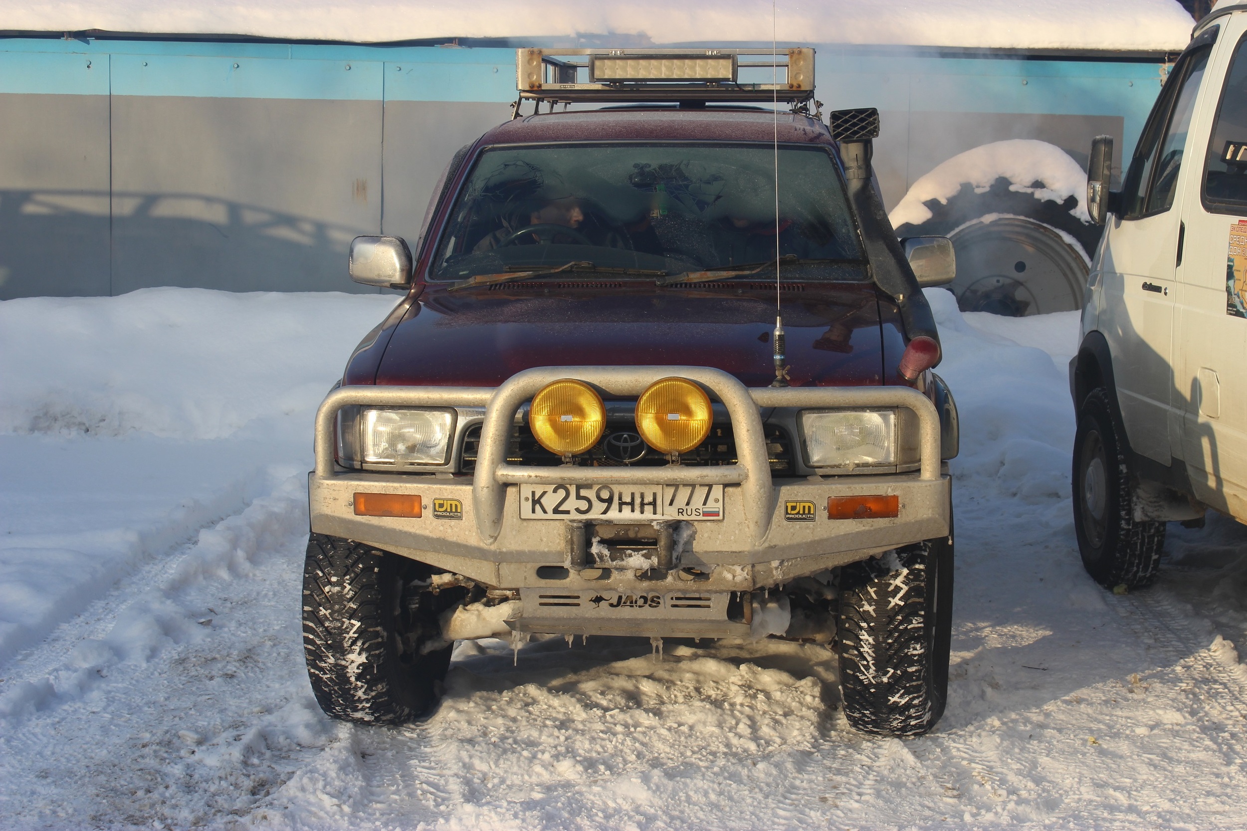 Toyota hilux surf кузова. Toyota Surf 130 кузов. Тойота Хайлюкс Сурф 130 кузов. Surf 130 бампер TJM. Алюминиевый силовой бампер Surf 130.