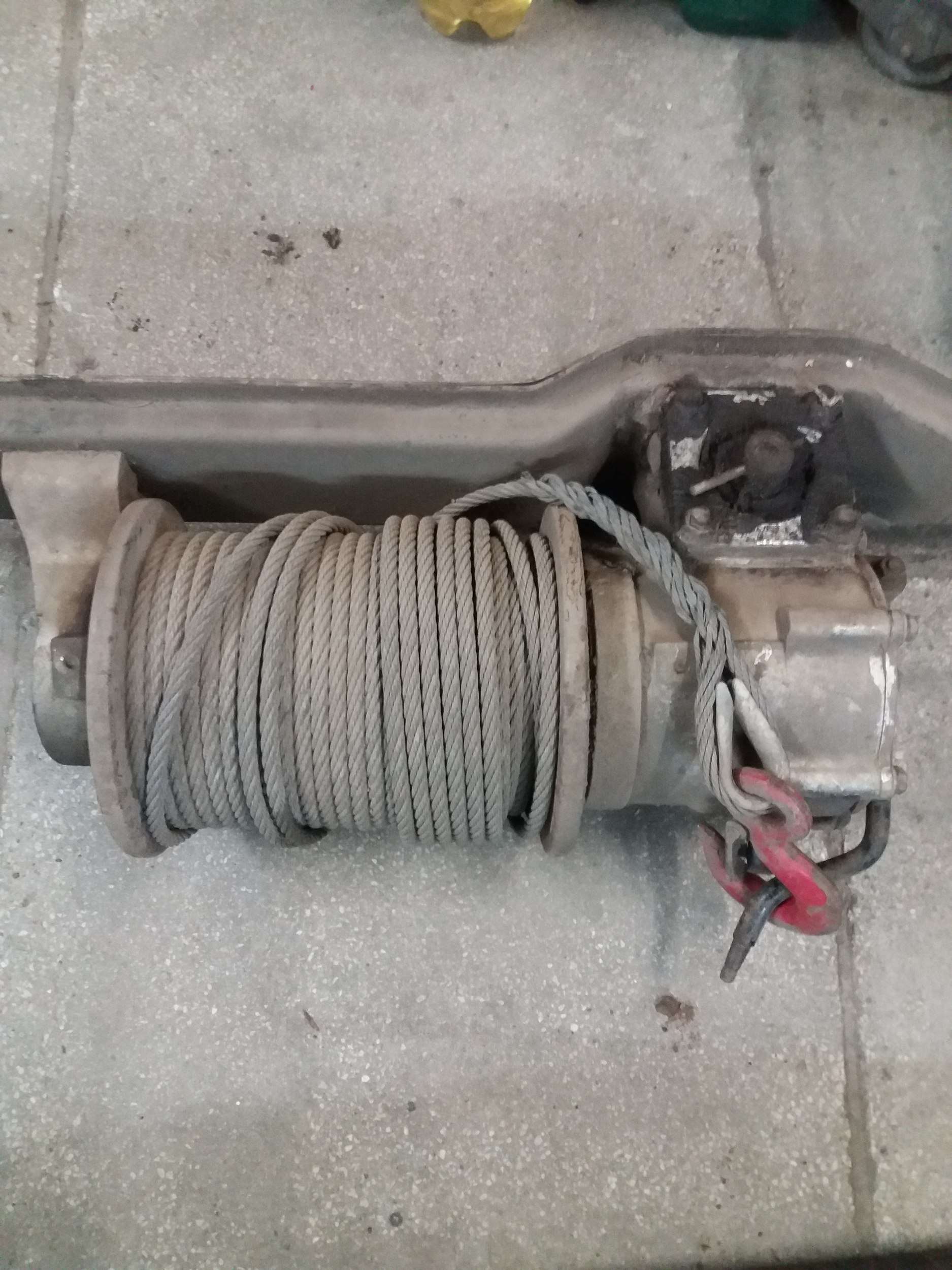 лебедка тлк 80. механическая лебедка тлк 80. лебедка тлк 80. Land cruiser 70 кардан лебедки. Tlc80 штатная дуга на штатный бампер.