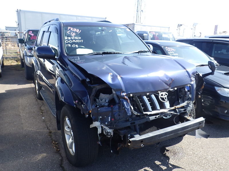 Land cruiser 150 prado разбитый. четверть prado 120. авторазборка прадо. Land cruiser prado 120 кузовной ремонт. вмятина на кузове ленд крузер прадо.