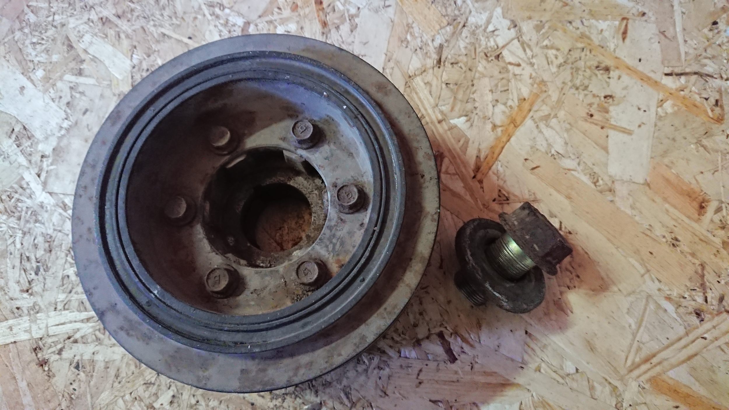 Как открутить шкив коленвала тойота ярис - 82 фото