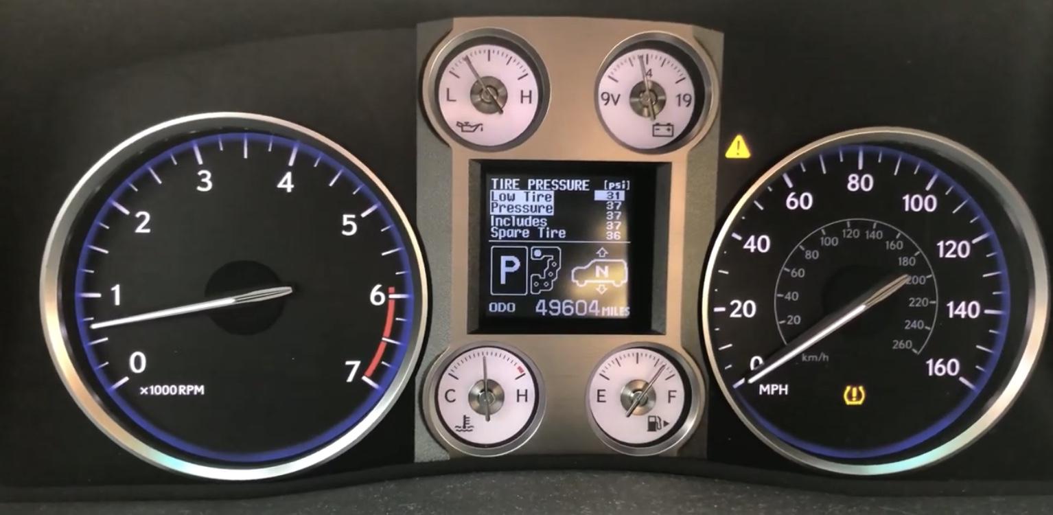 Lexus давление в шинах. Датчик давления в шинах Lexus lx570. Давление масла lx570. Датчики давления масла лх570. Lexus LX 570 датчик давления масла.