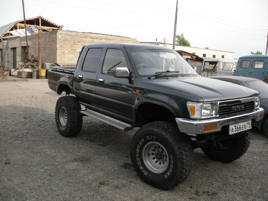 toyota hilux 1990