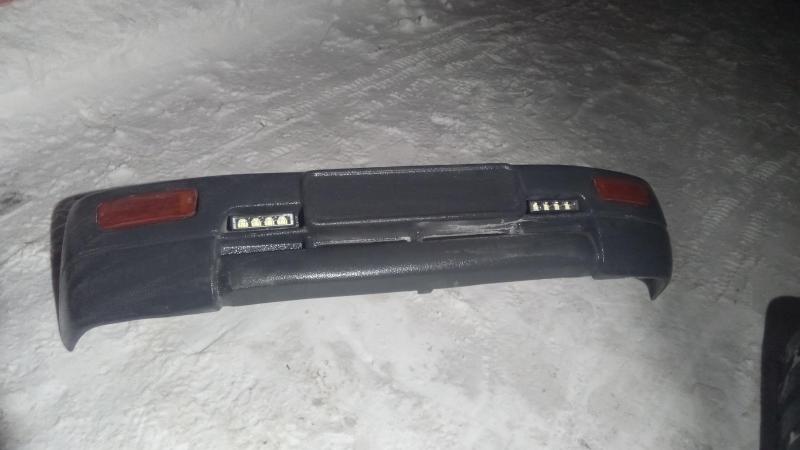 врезаны поворотники и прорези 02.jpg