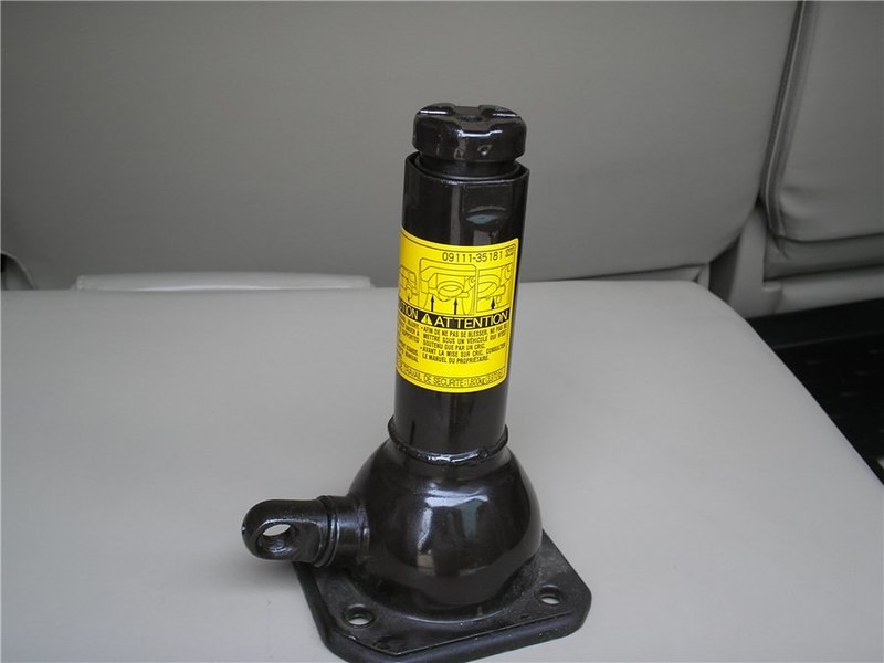 Land cruiser 200 штатный домкрат. штатный домкрат land cruiser 100. домкрат для тойота прадо 150. домкрат для тойота прадо 150. домкрат тойота ленд крузер.