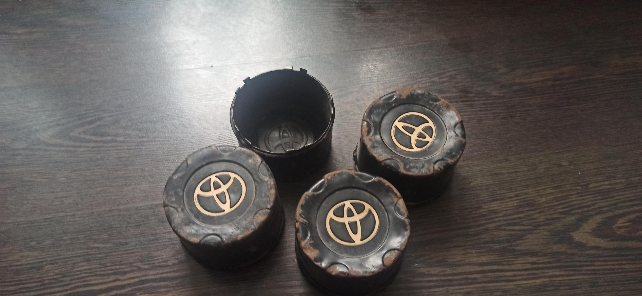Колпаки 4 штуки на ориг.штамповку для ТЛК80,100,105 продам! - Шины и ...