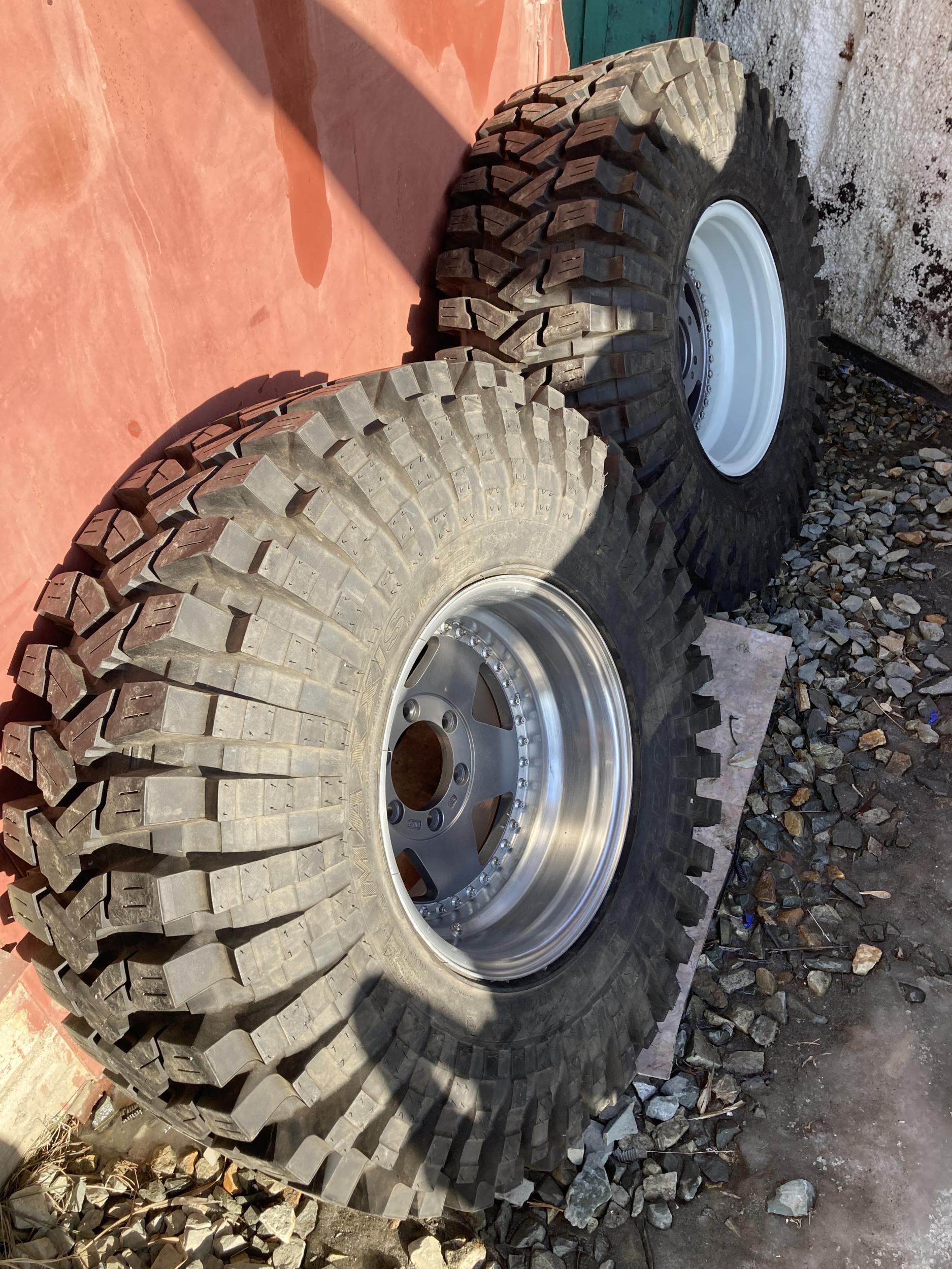 Продам новые maxxis trepador 37х12.5х16 на трехсоставной ковке с трубой ...