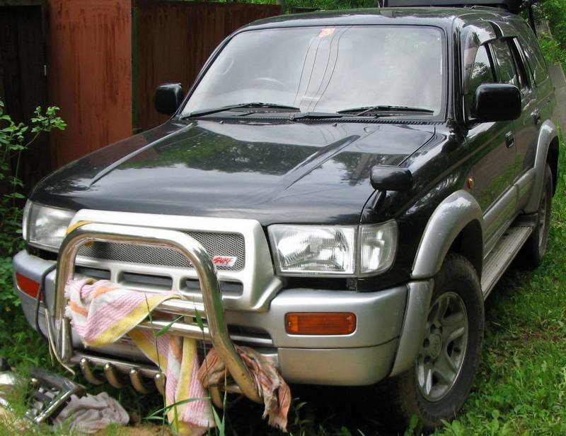 Купить кузов сурф 185. Тойота Hilux Surf с кенгурятником. Кенгурятник Toyota Hilux 1998. Кенгурятник Сурф 185. Бампер с кенгурином Сурф 185.